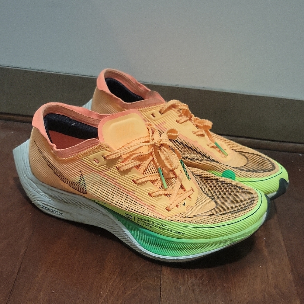 Nike ZoomX Vaporfly Next% 2. Athletic Running Shoes in Orange and Green